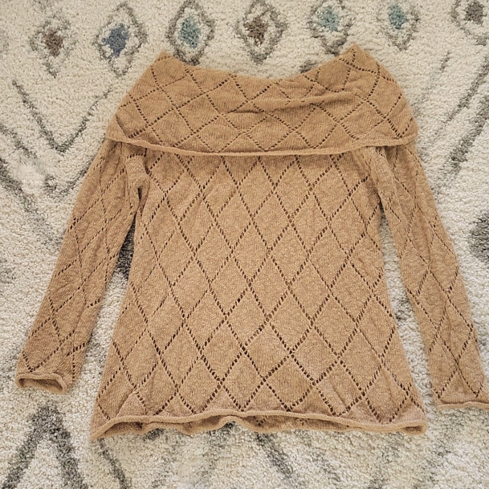 Lightweight sweater